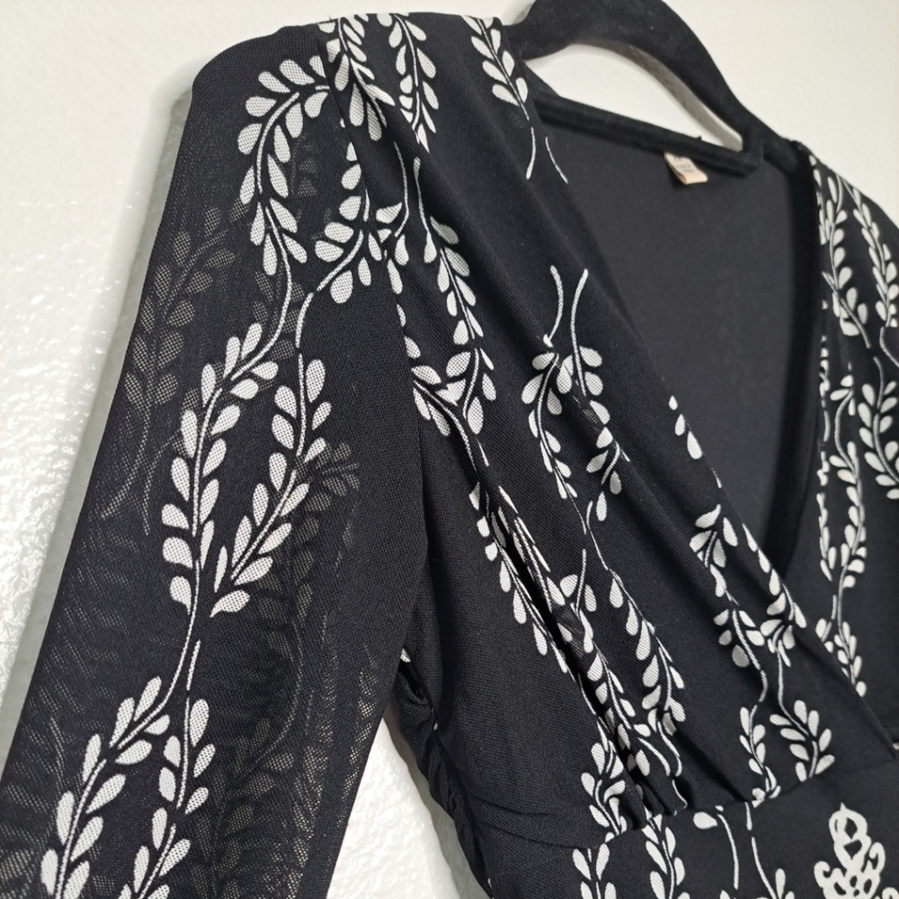Susan Lawrence Faux Wrap Top Black White Paisley Floral Y2K Long Slv Ruched PM - Picture 3 of 15